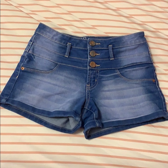 nobo mid rise shorts